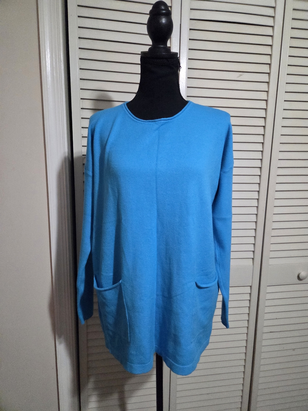 Zenana Outfitters Turquoise Scoop Neck Pocket Sweater